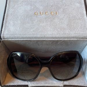 Gucci Authentic Vintage Sunglasses With Original Case No Scratches